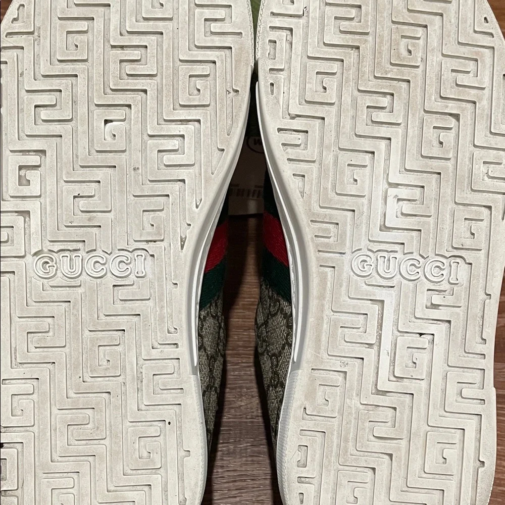 Gucci GG Supreme Ace Sneakers in Beige with Green & Red Web - Picture 4 of 6